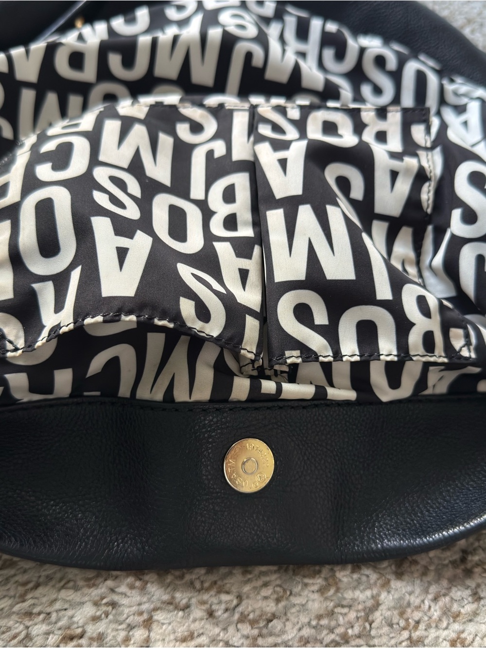 Marc by Marc Jacobs Classic Q Hillier Hobo Bag – Black Pebbled Leather, Gold HW - Picture 6 of 7